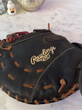 Rawlings Black Leather Mitt with Brown Lacing
